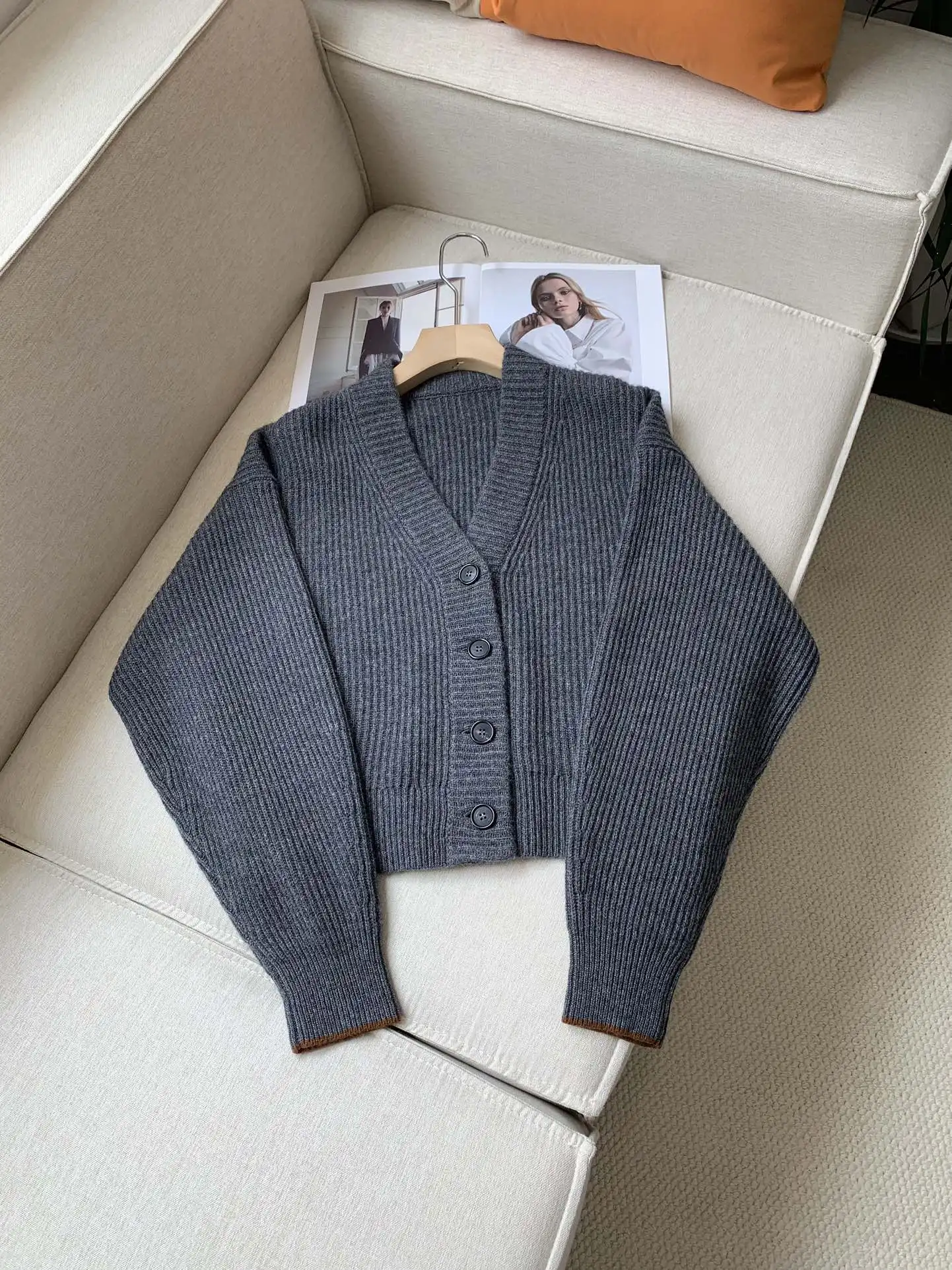 Женский Осенний 2024 кашемировый кардиган с V-образным вырезом и блестками женский