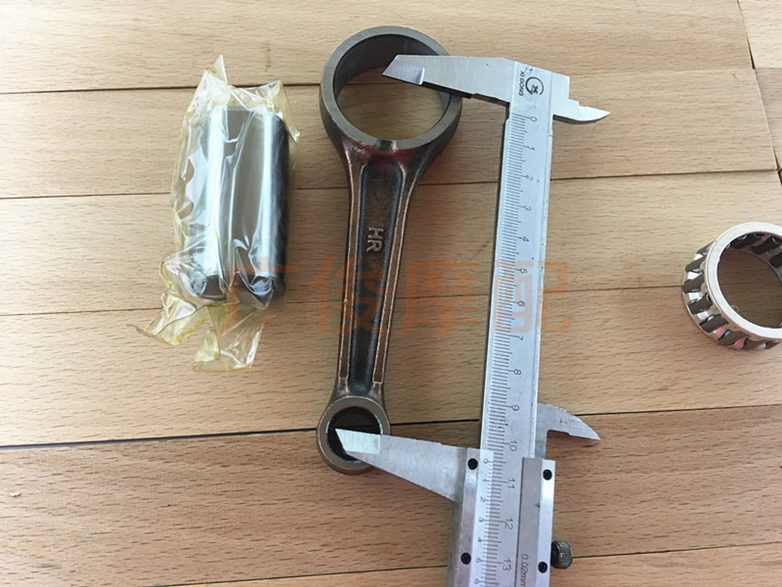 Мотоциклетный шатун коленчатого вала для Suzuki GS125 GN125 DR125 GZ125 EN125 GS GN EN DR 125 125cc 052