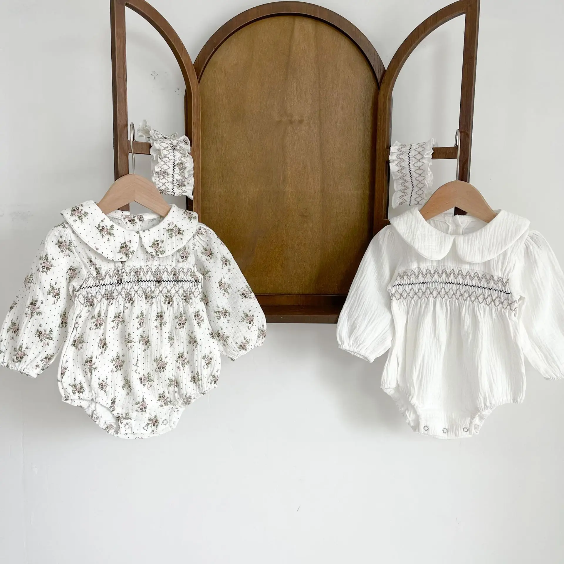 

Spring new baby long-sleeved fart romper floral cute baby girl go out one-piece romper