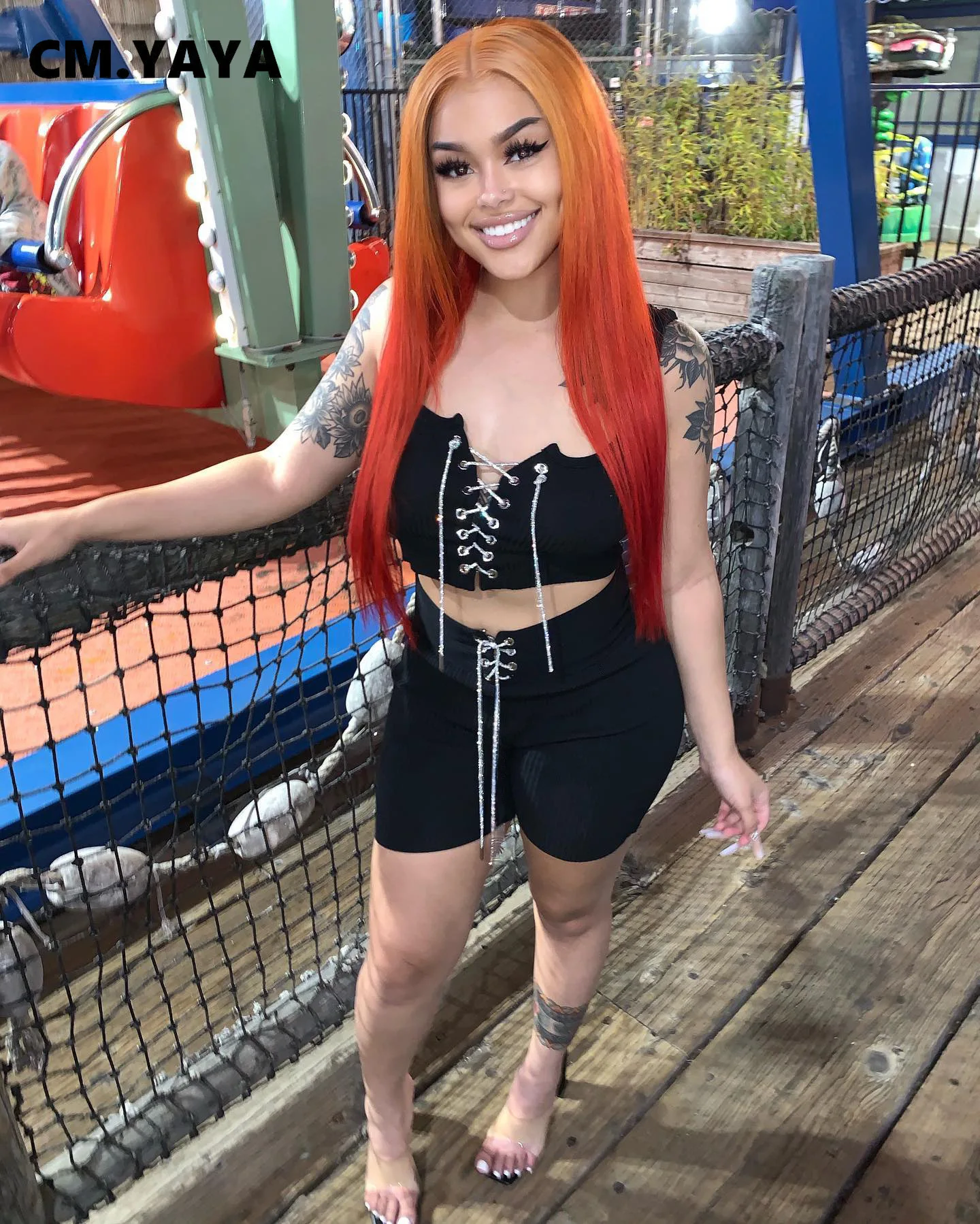 

Женский комплект из 2 предметов CM.YAYA на шнуровке, летний спортивный костюм для активного отдыха, укороченный топ и шорты, спортивный костюм, ...