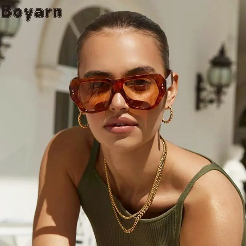 

Международная торговля солнцезащитные очки с заклепками-бабочками в стиле ретро для фотосъемки в уличном стиле Лидер продаж солнцезащитны...