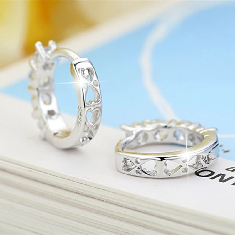 

2022 New Hollow Heart Shaped Earrings Inlaid with Zircon Earrings Simple Hollow Heart Shaped Single Row Drill Earrings