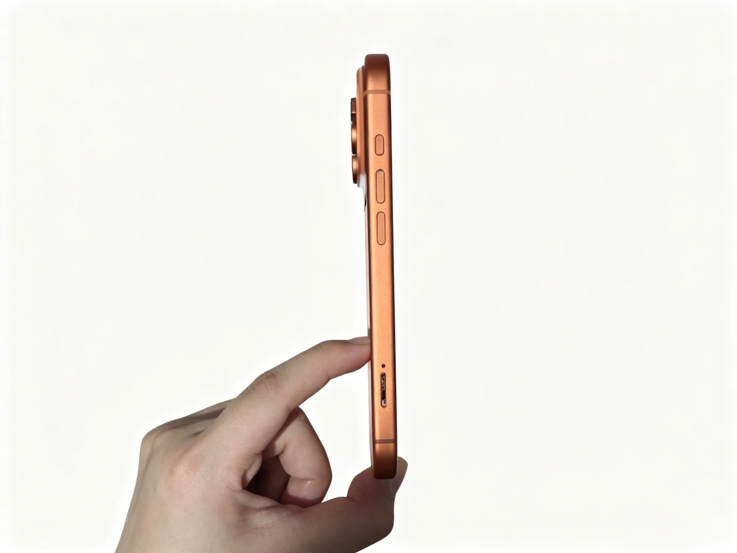 Фото Сменная средняя рамка для iPhone 17 Pro с кнопкой камеры, клавиатурой, разъемом для зарядки, сетчатой сеткой, застежкой и сапфировым стеклом камеры №4