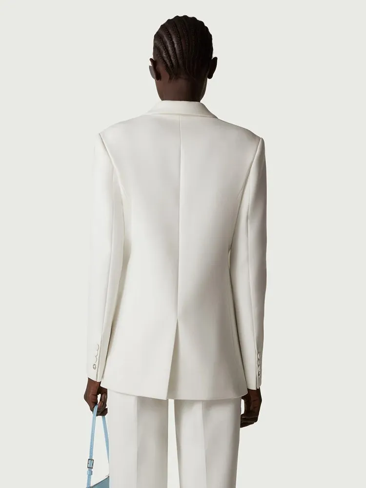 Рисунок 4 - Женский блейзер с длинным рукавом