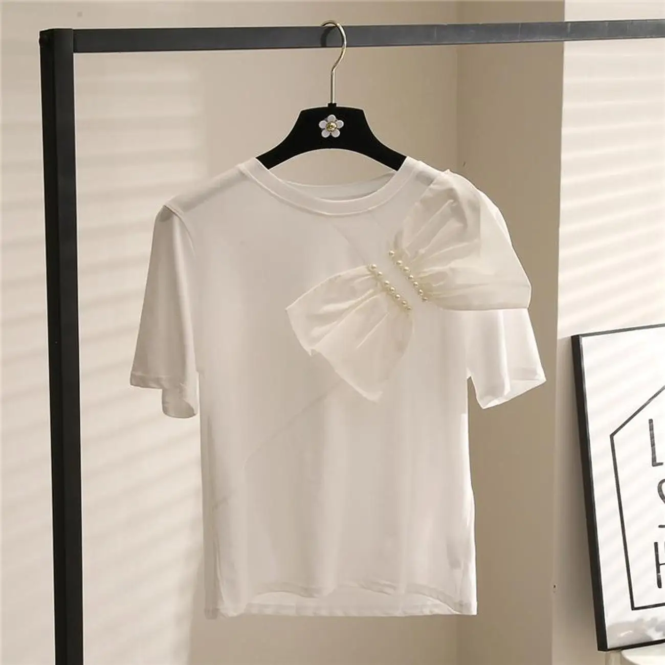 

Pearl Large Bow Loose White T shirt Luxury Women Top Fashion High Street Y2K Female Tops Chic Tshirt Clothing 2000S