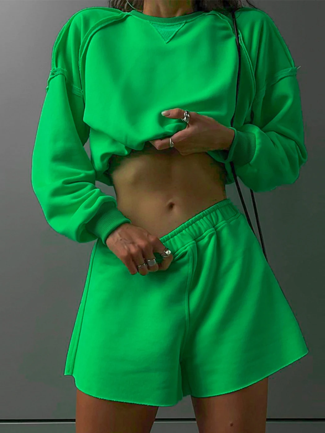 

Casual 2 Piece Sets Women Outfit Autumn New Long Sleeve Crop Top Sweatshirt+Eleastic Waist Shorts Fashion Solid Suit Female