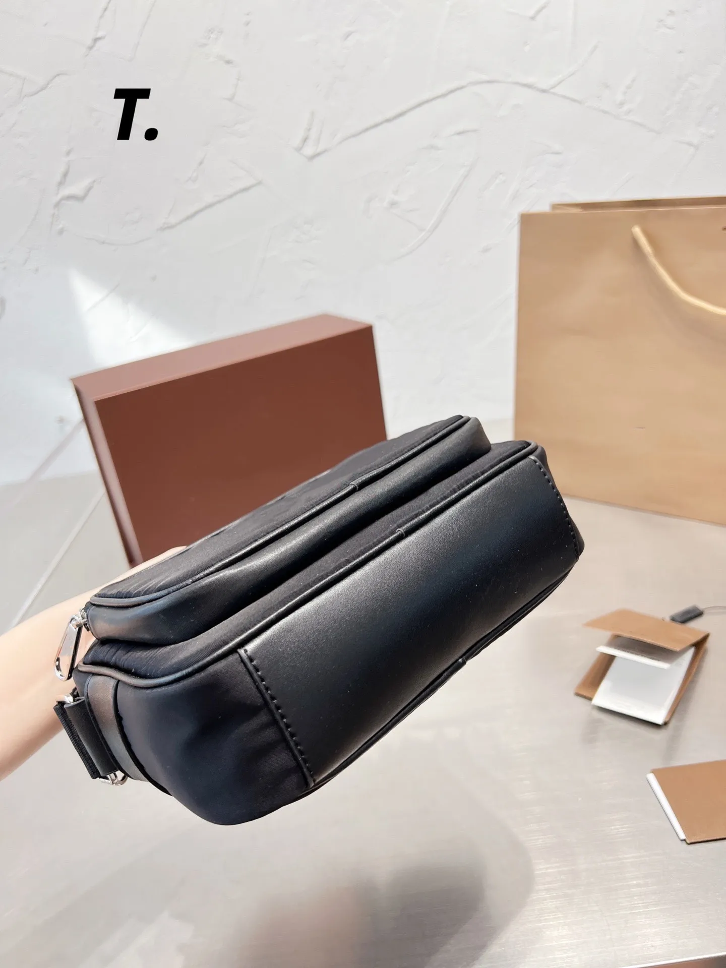 fashion men and women stripe dark flower circle shoulder strap letter waterproof Single Shoulder Messenger Bag camera bag