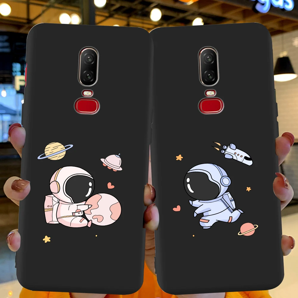 

Space Astronaut Cute couple Cartoon Funda For Oneplus 8 5 6 7 One Plus 5T 6T 7T 8 Pro Phone Case Soft Silicone TPU Cover Shell