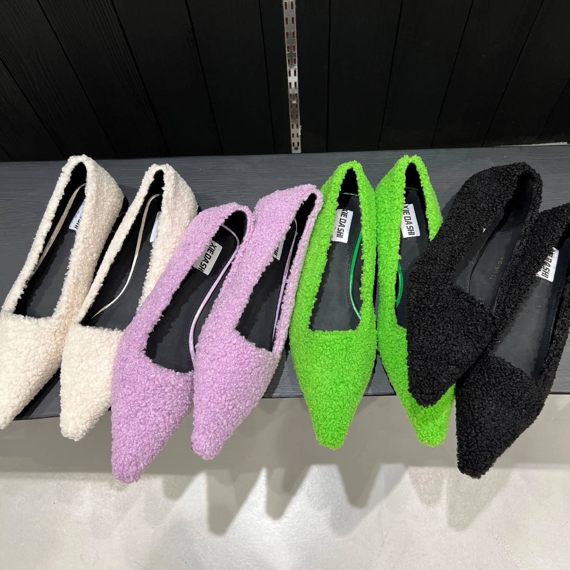 

Casual Woman Shoe Female Footwear Low Heels Autumn Modis Slip-on Pointed Toe Loafers Fur Dress New Fall 2022 Slip On Retro