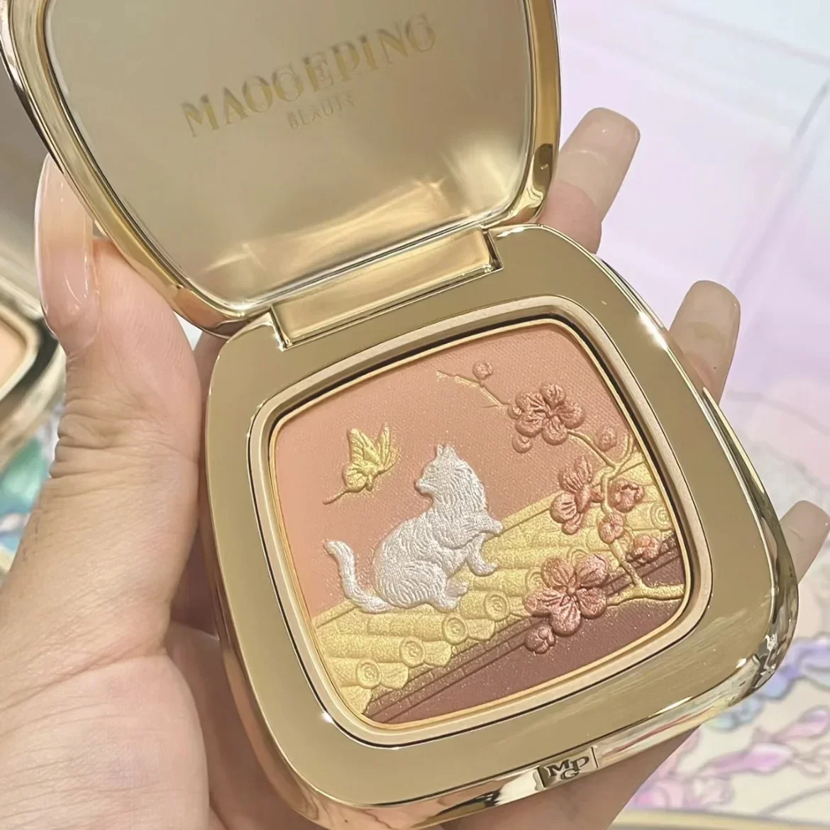 

Limited Package MaoGePing Cultural Creative Powder Blusher Palace Museum High Light Spring Butterfly Pink Tender Brightenin