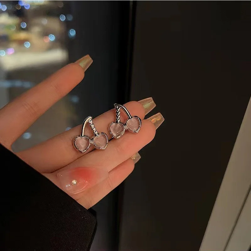 

2023 Summer New Pink Cherry Love Heart Stud Earrings Female Fresh Sweet Girl Versatile Earrings Wholesale Heart Earring