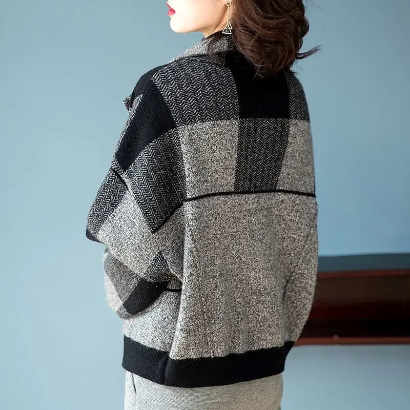 Куртка в клетку для ранней осени женский кардиган свободного кроя стройнящий