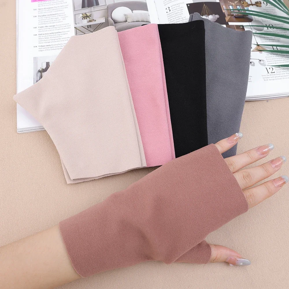 Рисунок 6 - Перчатки с полупальцами женские