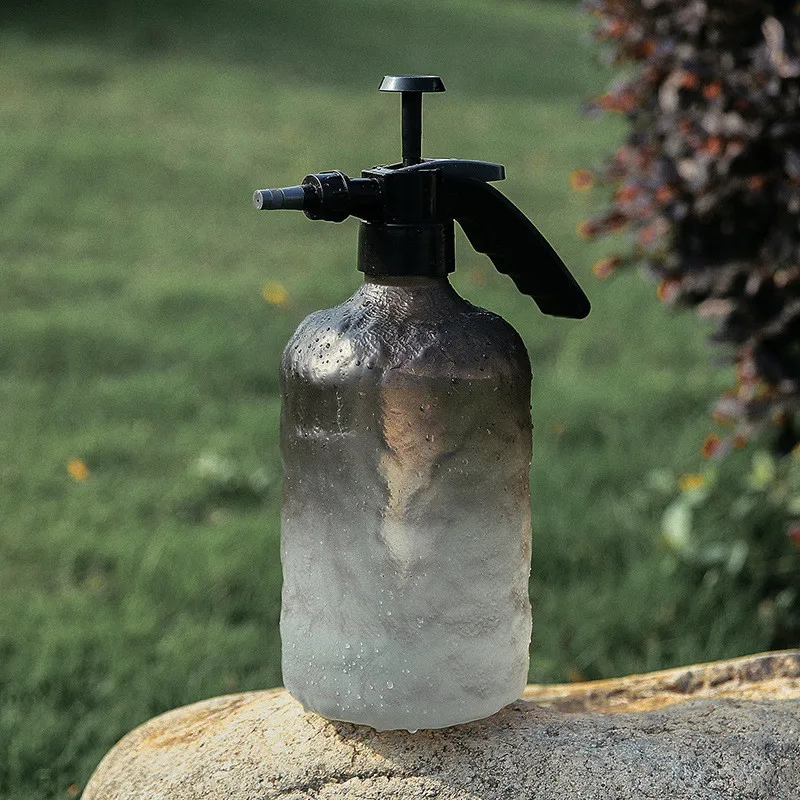 

2L Plastic Watering Can For Plant Flower Pouring Sprayer Bottle Kettle Atomizer for Gardening Cleaning Solution Watering Bottle