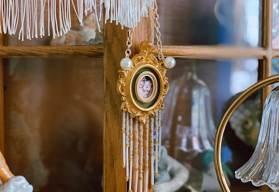 

Маленькая позолоченная декоративная картина в европейском стиле для гостиной