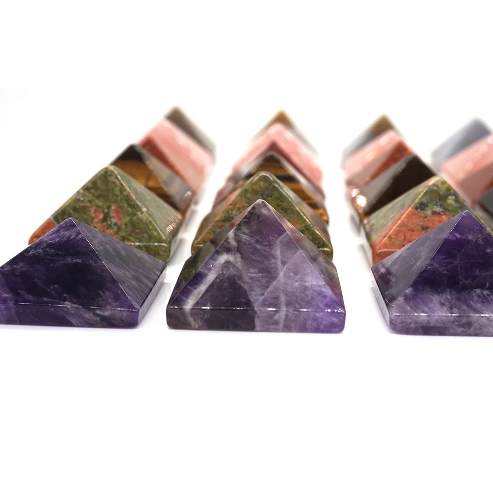 Пирамида из натурального камня 30 мм