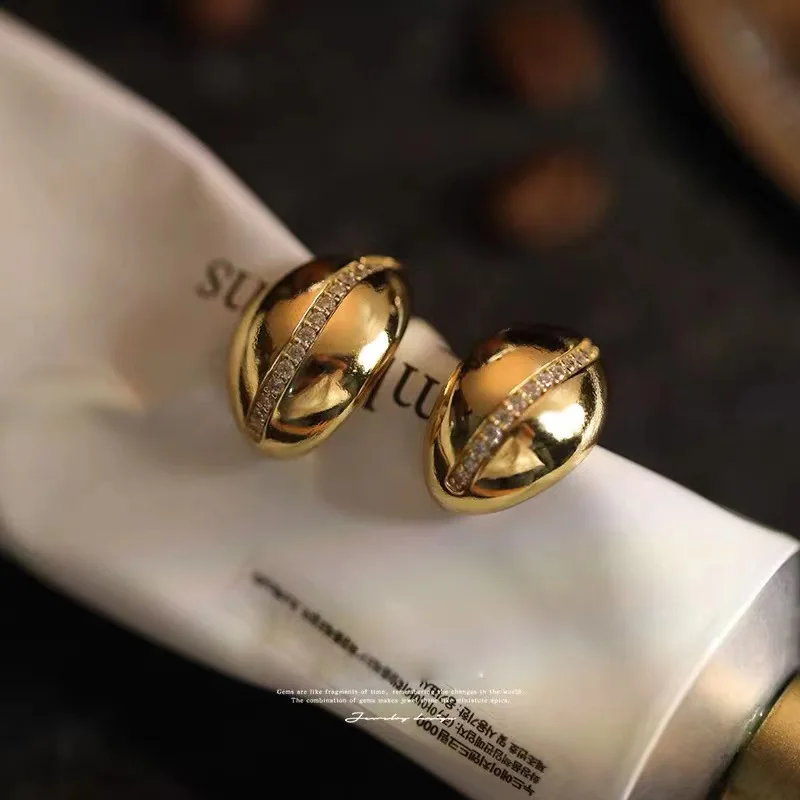 

Vacuum plating semicircular coffee bean earrings, female retro style, diamond inlay, fashionable and simple jewelry