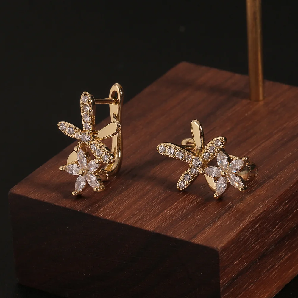 

New Fashion European and American Jewelry Gold Irregular Punk Earrings Flowers Women's Love Gifts