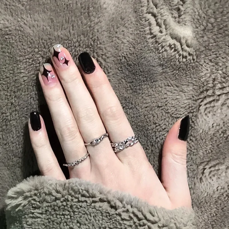 

Short False Nail Black Stars Diamond Decorated Nude Fake Nail Tips Full Cover Acrylic For Girls Fingernails