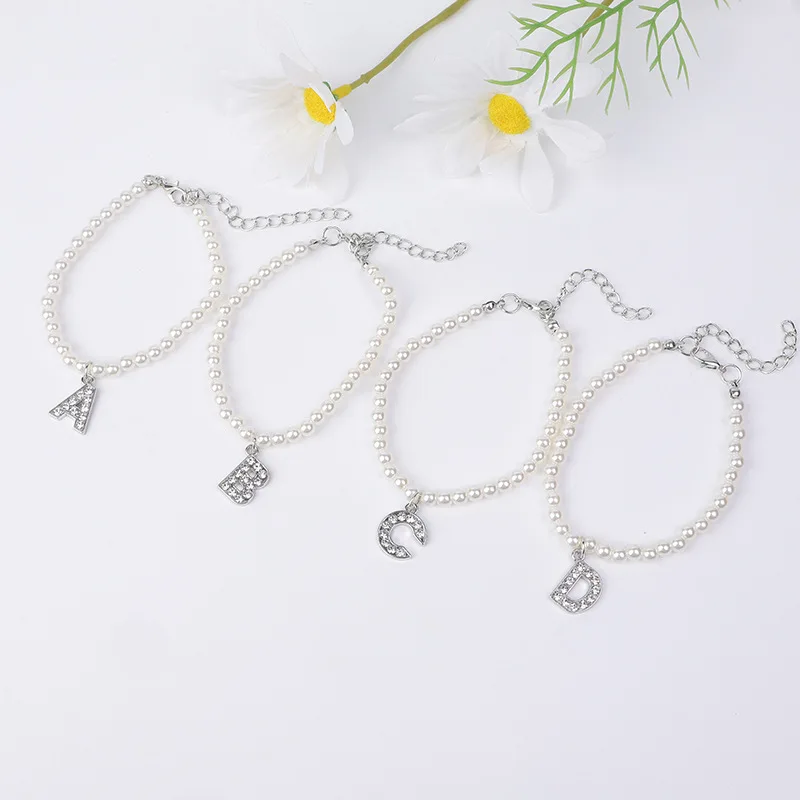 

New Crystal A-Z Initial Letters Bracelet Imitation Pearl Chain Bracelet For Women Girls Men Fashion Jewelry Birthday Gift