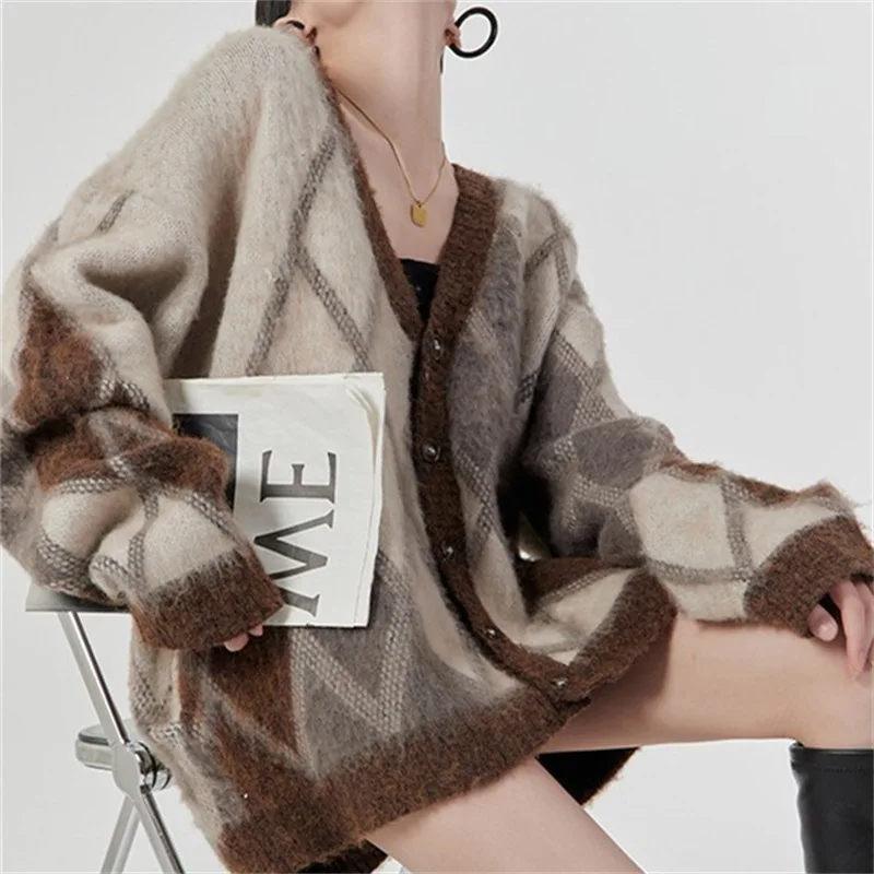

Корейский стиль контрастный коричневый клетчатый вязаный свитер со стразами кардиган пальто осень-зима 2022 свободный облегающий кардиган с...