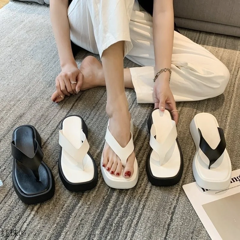 

2023 Spring Summer New Flip-toe Thick-soled Platform Shoes Flip-flops Flip-flops Flat Bottom Sandals Women Summer Slipper