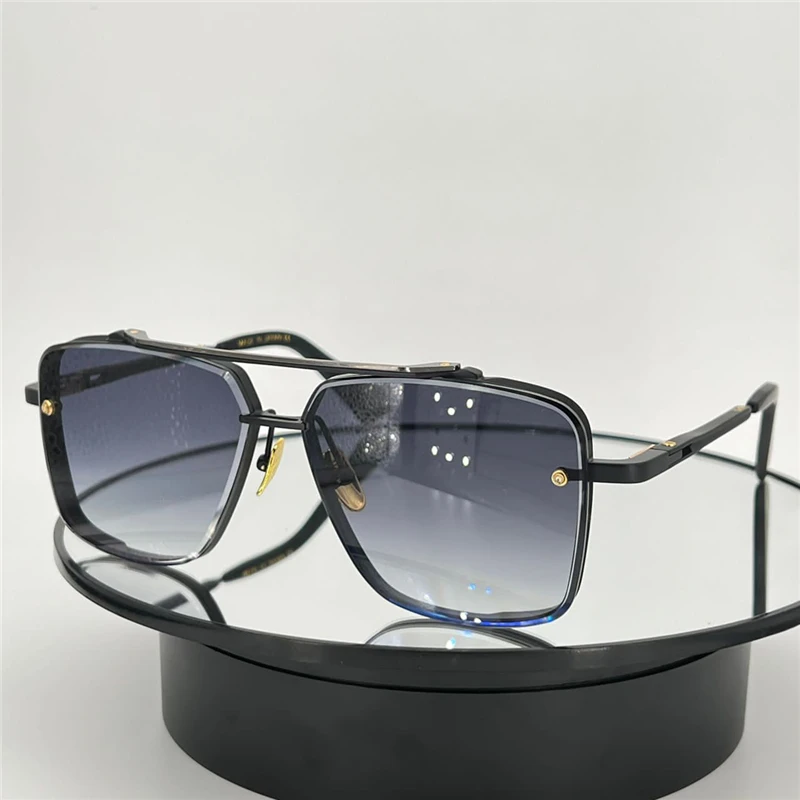 

2023 New summer men's and women's sunglasses UV protection restoring prim square full frame glasses random box