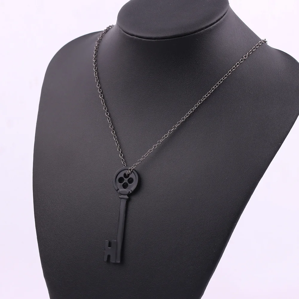 

Thriller Movie Coraline pendant necklace Halloween ghost mother necklace Black button necklace key skull collar clavicle chain