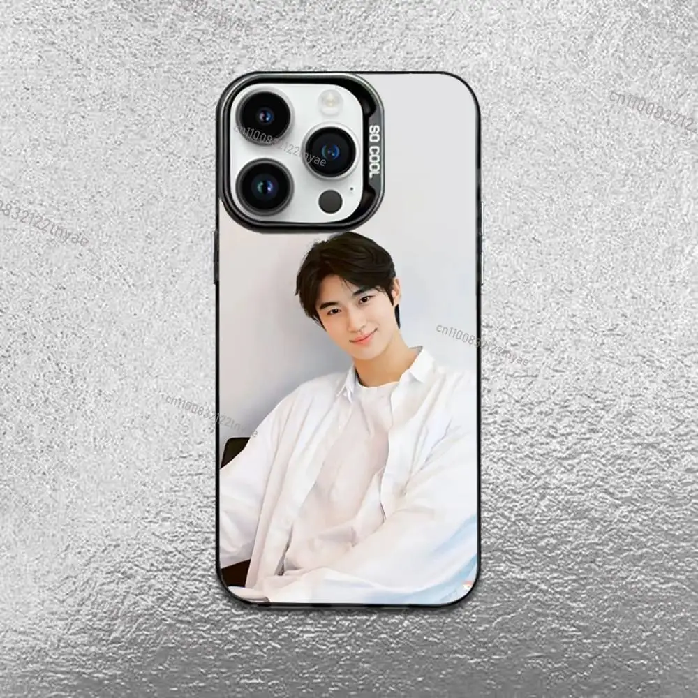 Чехол B-byeon Wooseok для iPhone 17, 16, Pro, Max, e, 15, 14, Plus, 13, 12, Mini, 11, матовый, цветной, серебристый, люксовый (art.: 3920d90beb2fa) - 3920d90beb2fa