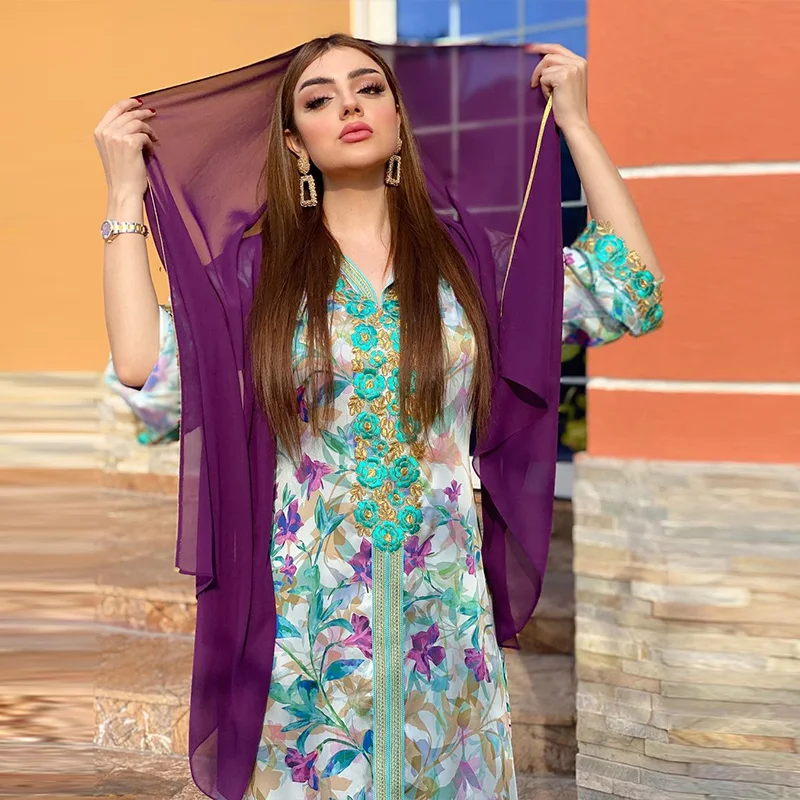 

Middle East Women's Muslim Dress Embroidery Printed Arab Dubai Long Sleeved Hooded Robe Jalabia Abayas for Women