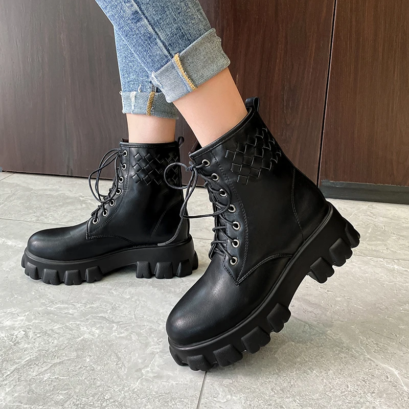 

Women Ankle Boots 2022 Trend Designer Luxury Comfortable Platform Thick Bottom Classic Round Head Plus Size Pu Low Boots