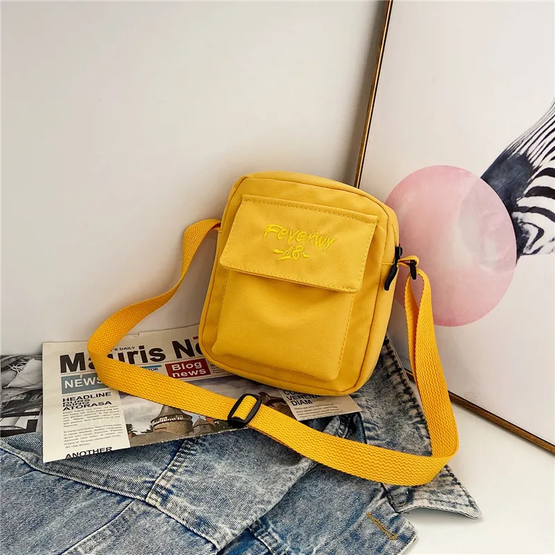 

Новинка 2023, сумки через плечо для женщин, модная трендовая маленькая квадратная сумка, Женская нейлоновая сумка с буквенным принтом для гарнитуры, Повседневная тканевая сумка