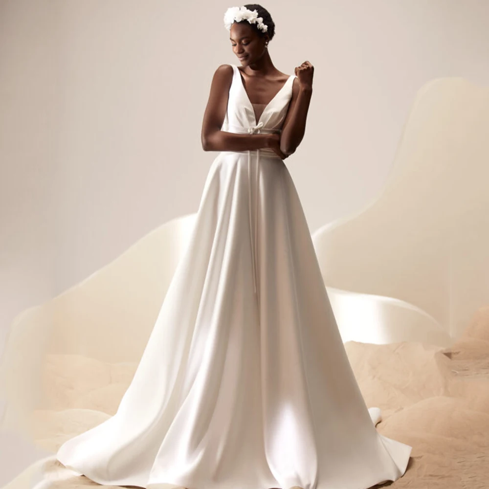 

Simple Wedding Dresses V-Neck Sleeveless Lace Up Empire Backless Bride Gowns Elegant Satin Court Train A-Line Vestido De Noiva