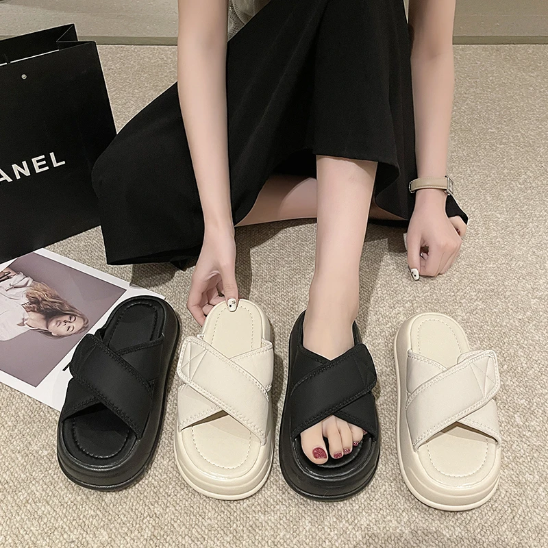 Summer Outside Slippers Women Shoes Casual Fashion Non Slip Thick Sole Flats Sandals Ladies Comfort Flip Flops Bread Slippers