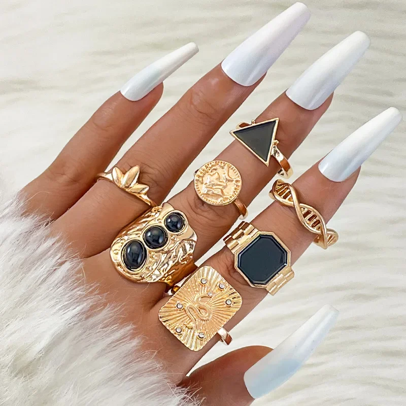 

7 Pieces Punk Geometric Gold Rings Set for Women Personalized Vintage Polygon Triangle Black Gem Drop Oil Rings Trend Jewelry