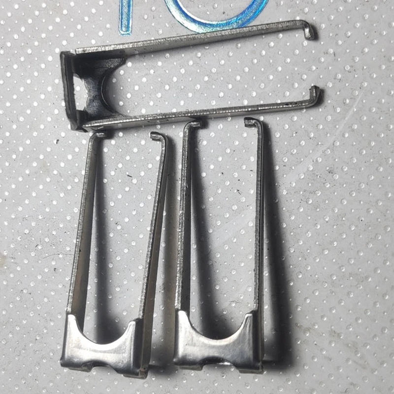 

1pcs Upper Cover Metal Hook For IMCO 6700/6800 Kerosene Gasoline Lighter Replacement Inner Parts DIY Repair Service Accessories