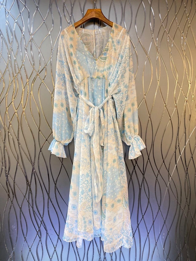 

Женское платье с длинным рукавом-фонариком и V-образным вырезом