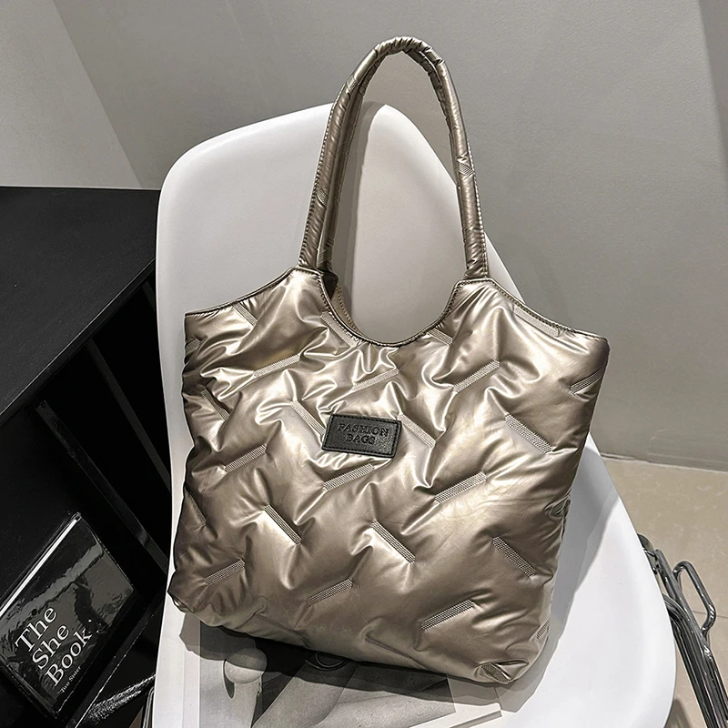 

Вместительная сумка-шоппер для женщин, модель 2023 года, зимняя сумка с перьевым пухом, модная стеганая сумка через плечо, Золотая женская большая сумка-тоут