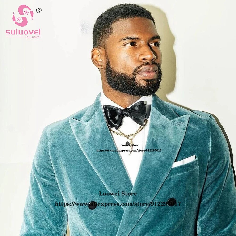 Рисунок 4 - Мужской бархатный костюм-смокинг