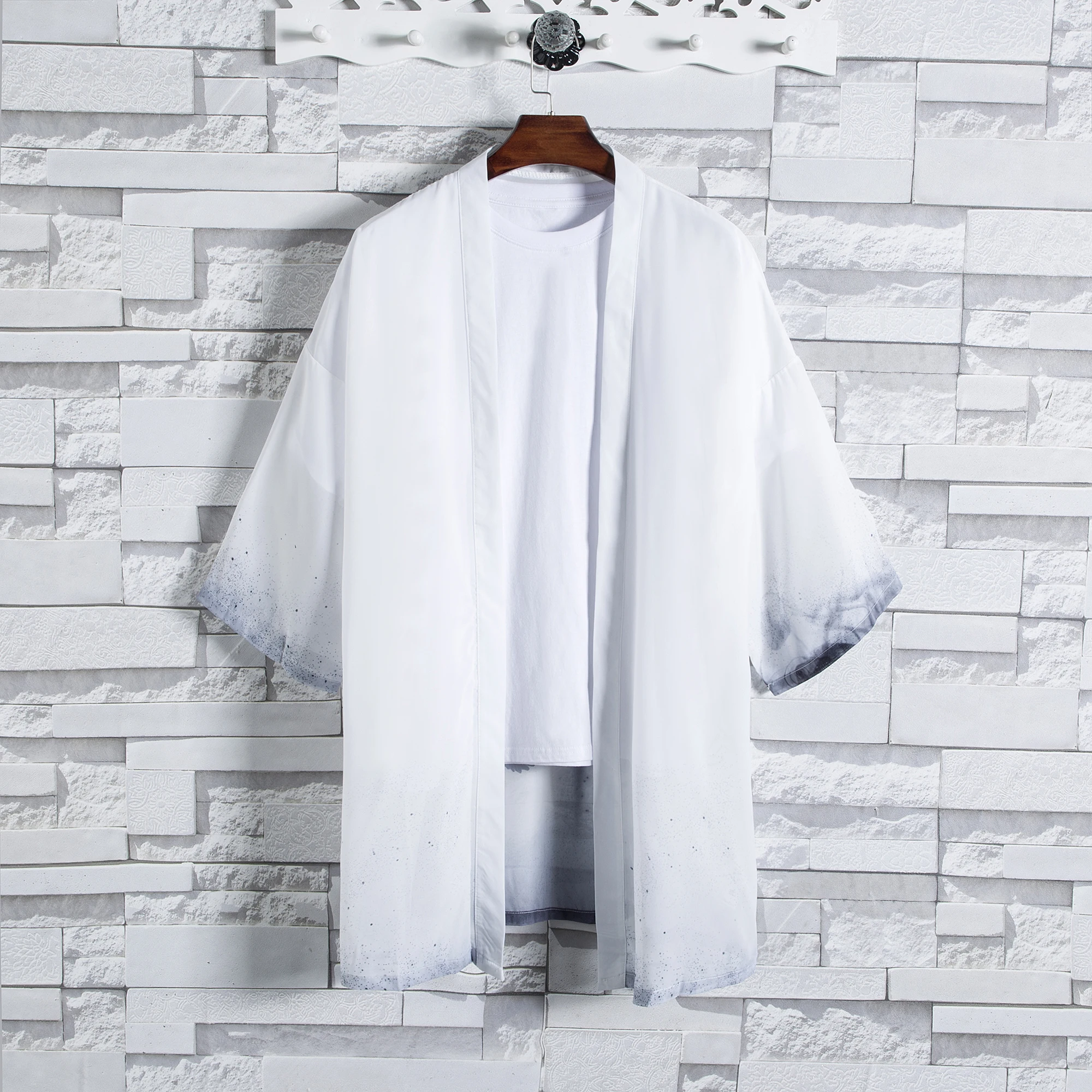 

2023 Summer Men Thin Shirt Shawl Print Half-sleeve Cardigan Top Vintage Hip Hop Male Coats Poncho Sunscreen Clothing Streetwear