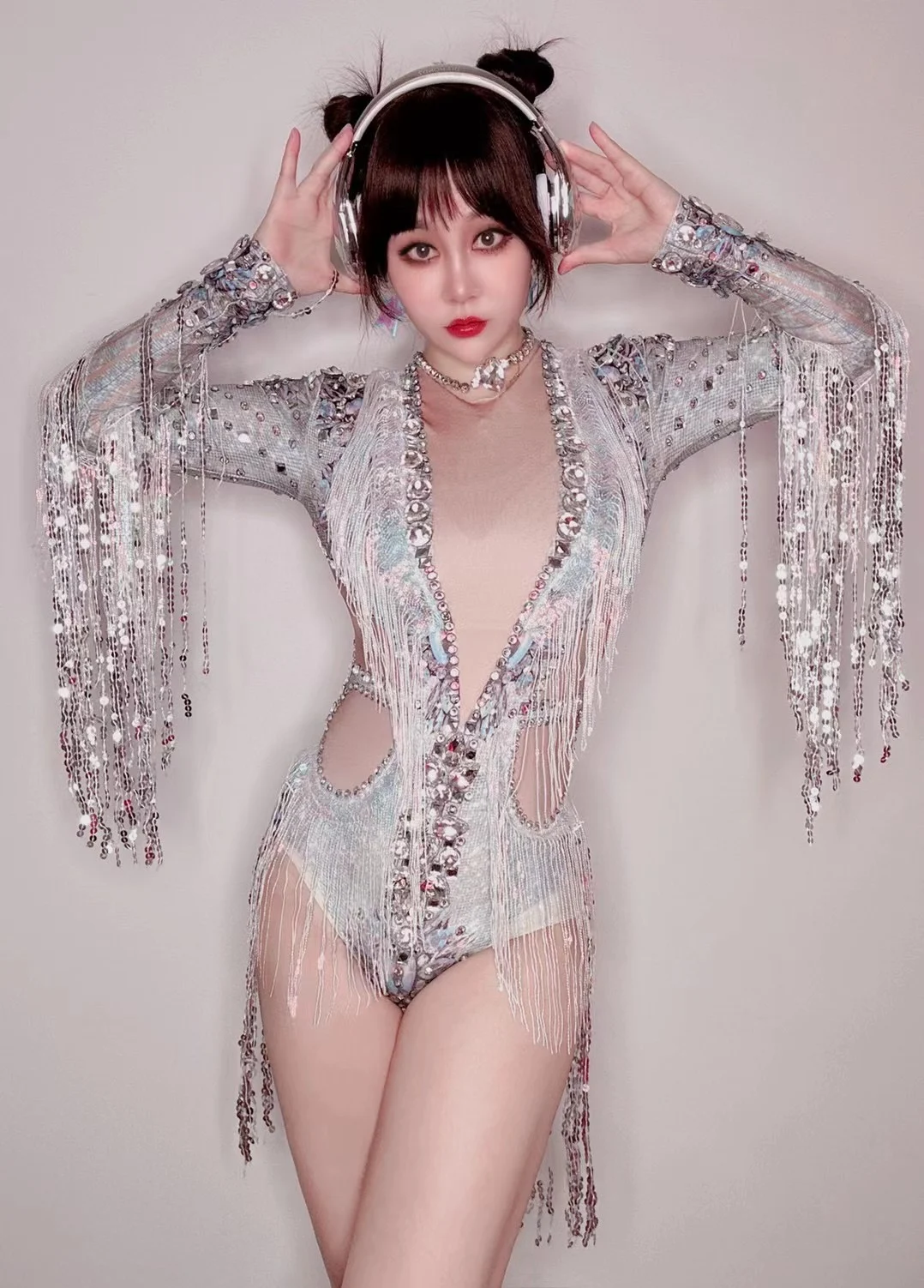 Новый серебряный сексуальный женский комбинезон с блестками и кисточками