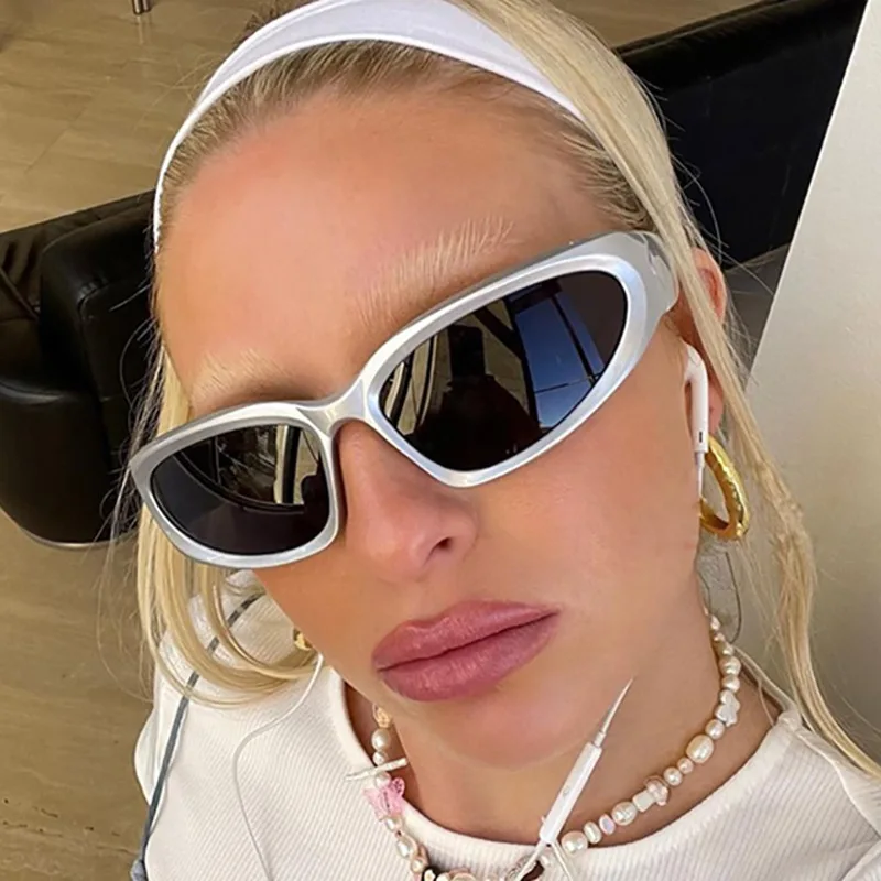 

2023 New Punk Sunglasses Women Goggle Y2k Luxury Brand Wrap Around Sun Glasses 2000'S Shades Eyewear UV400 Female Eyeglasses