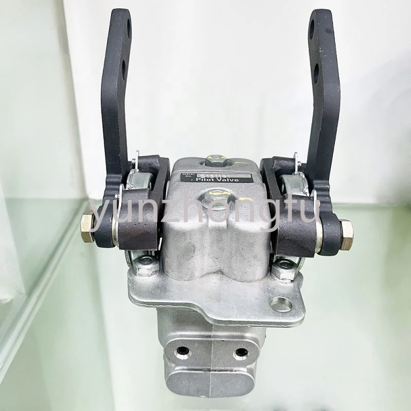 

High performance foot valve pc60 foot pedal for Komatsu spare parts