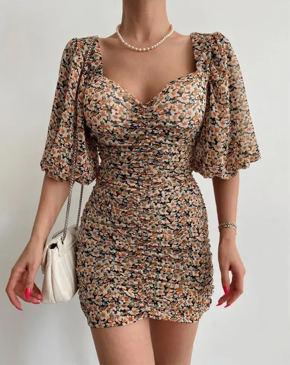 

2022 Summer Woman Chic Sexy Ditsy Floral Print Puff Sleeve Ruched Sweetheart Neck Chiffon Mini Skinny Half Sleeve Dress