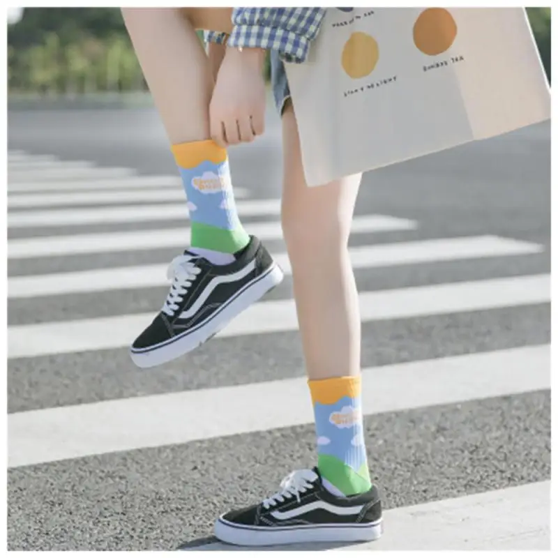 

Hot Fashion Girl Adult Crew Cotton Socks Farm Blue Sky Black White Cloud Cow Dairy Cattle Jointly Branded Top Socks
