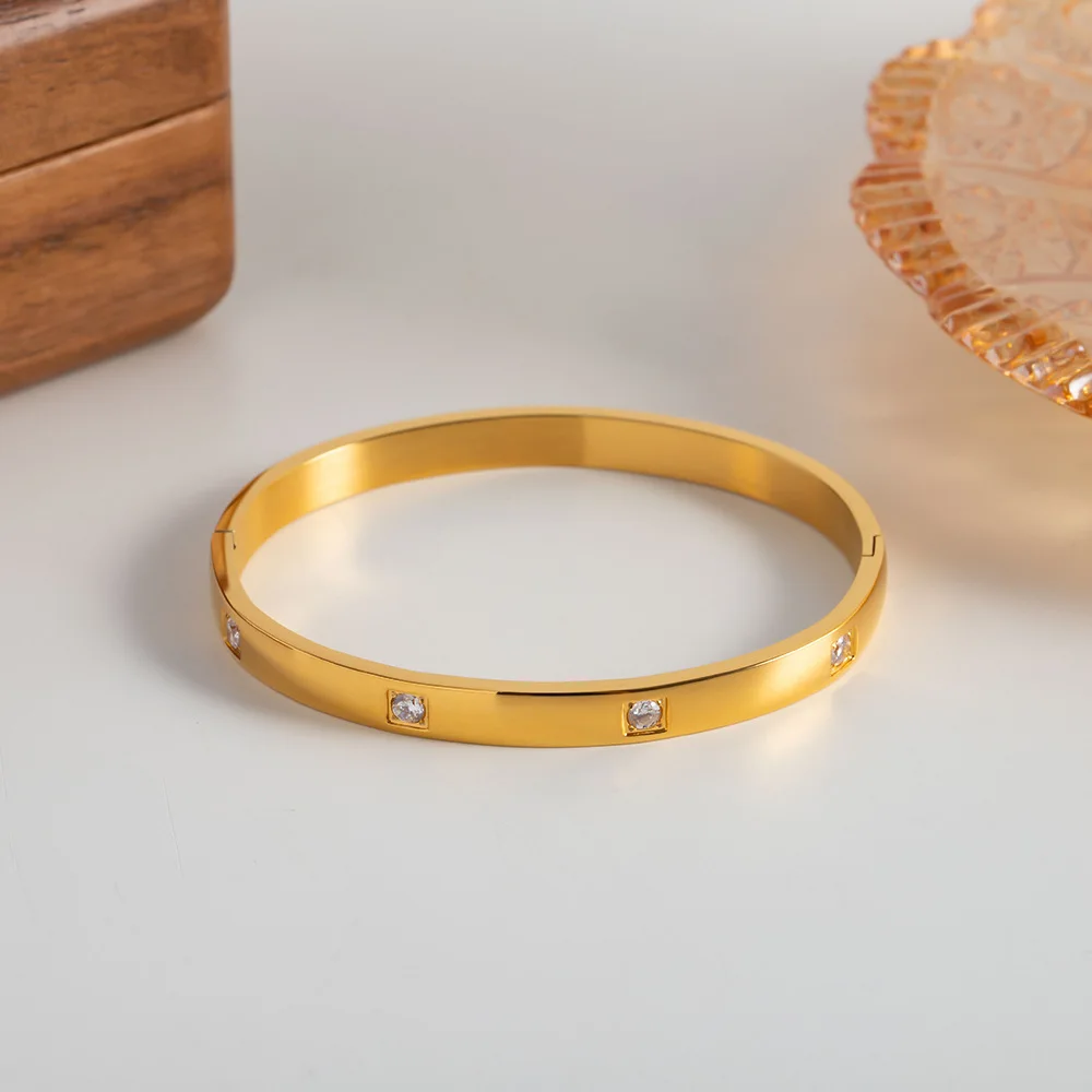 

Waterproof White Round Zircon Non Adjustable Stainless Steel Bracelet 18K Gold Plated Simple Jewelry for Women