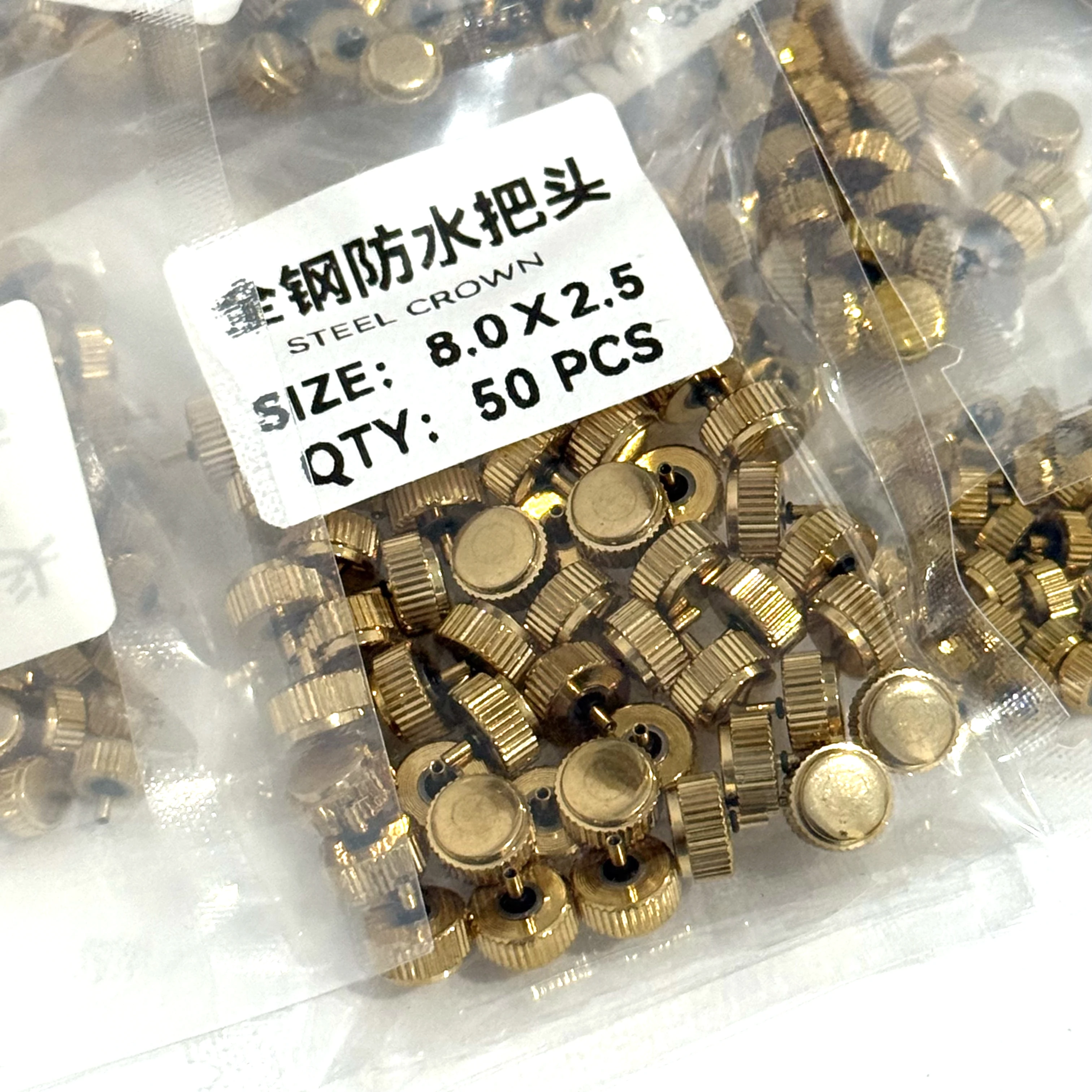 50 pçs/lote cor de ouro aço à prova dwaterproof água relógio coroa 4.5mm-8.0mm diâmetro da cabeça com 2.5mm buraco para relojoeiro atacadista