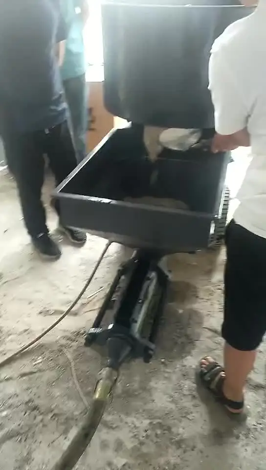 Строительная штукатурная машина с бетономешалкой | Инструменты