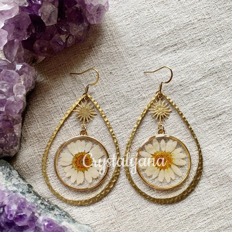 

Gold Sun and Flower Earrings, Preserved Plant Real Pressed Daisy Earrings, Epoxy Resin Earrings, Bohemian Wind Goddess Jewelry