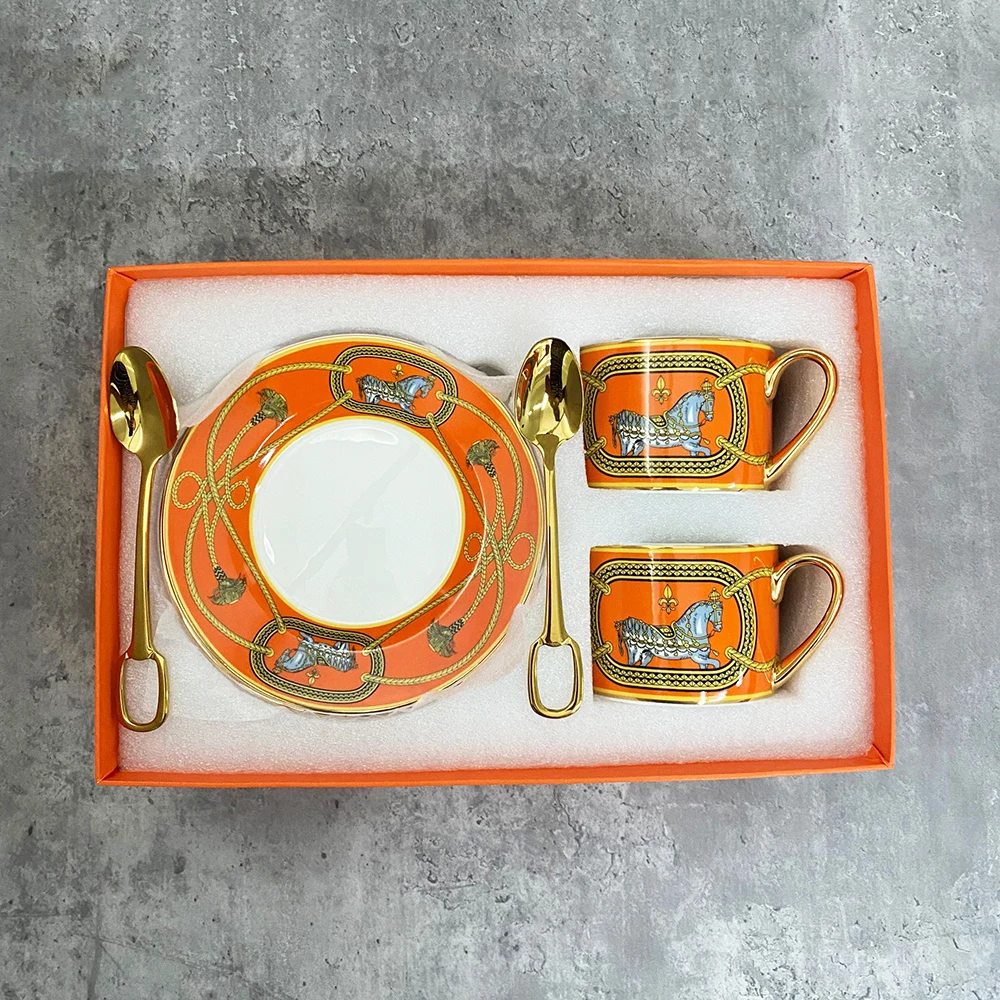 

Luxury Tea Cups and Saucers Set of 2 Fine Bone China Coffee Cups Golden Handle Royal Porcelain Tea Party Set Espresso Mugs